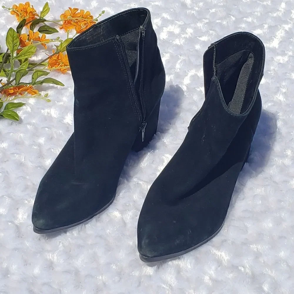 Aldo size 8.5 black booties